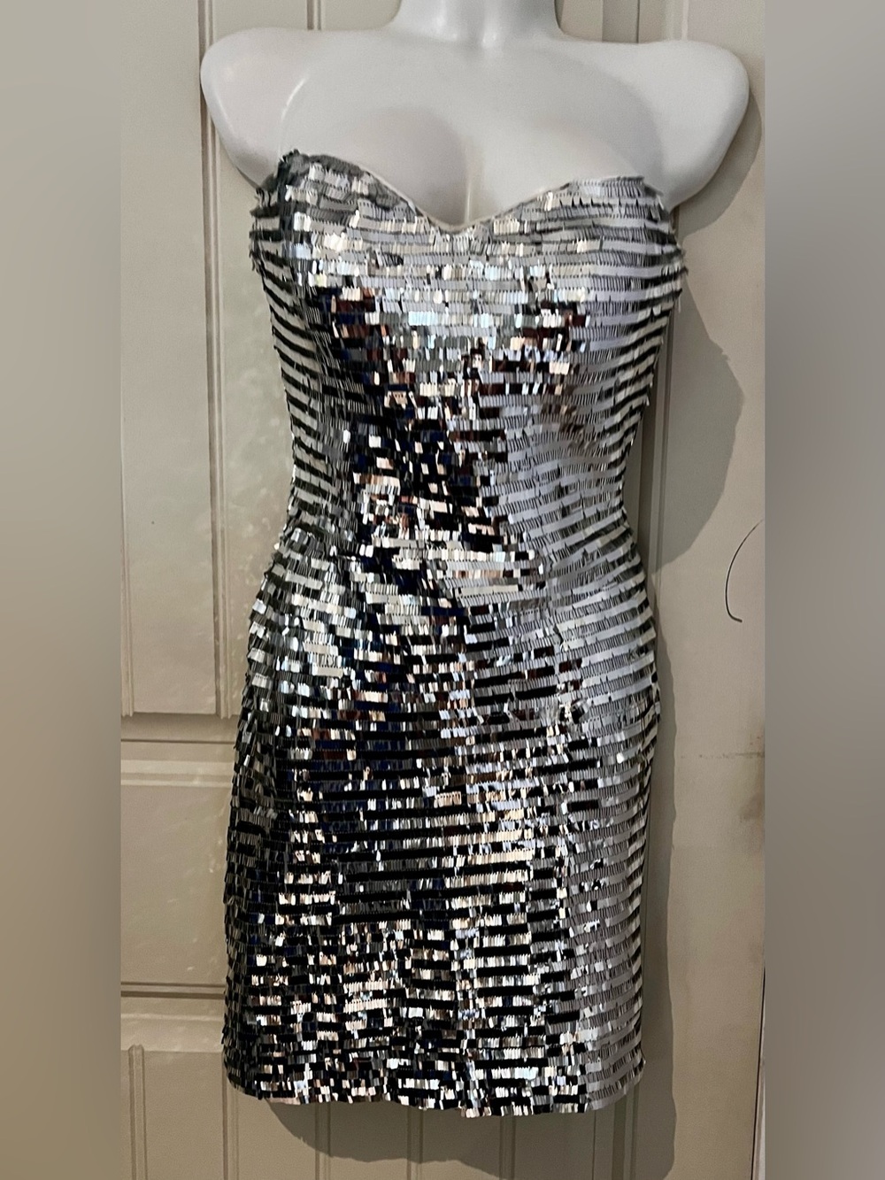 LARA design vintage strech Silver horizontal rows off stunning Sequin Strapless